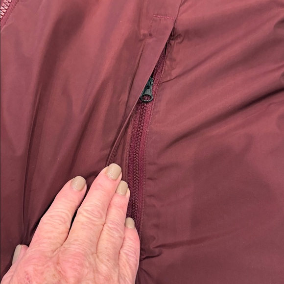 North Face Hooded Warm Jacket - Picture 4 of 10